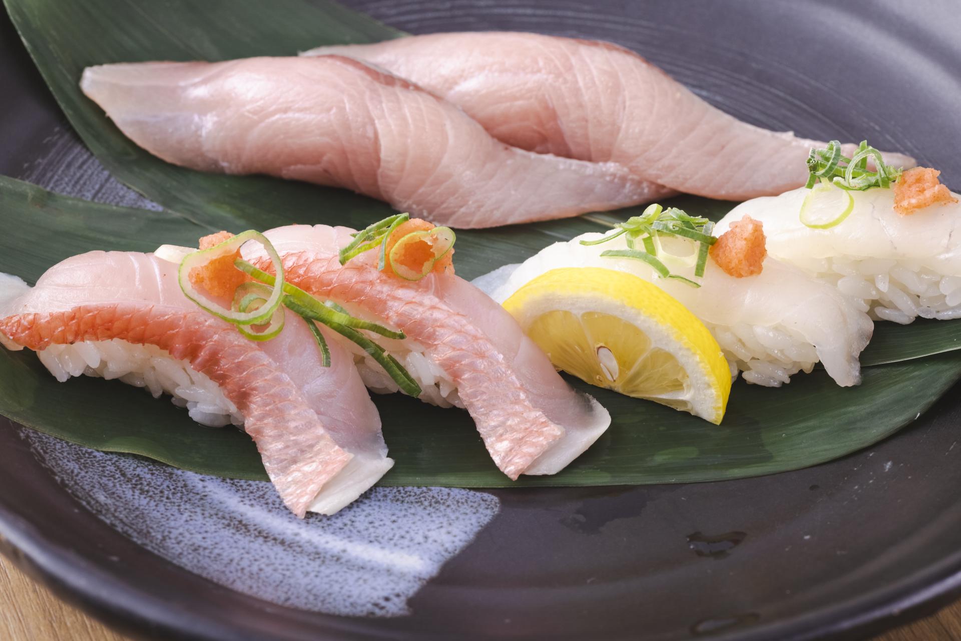 回転寿司店の運営